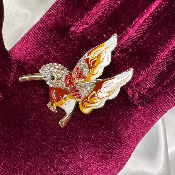 Hummingbird Pink Crystal Pin Brooch - Picture 8 of 9